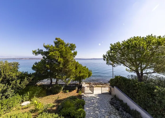 Karmen Adriatica Вилла *